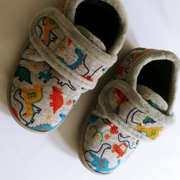 Dinosaur Slippers size 5-6 - Picture 9 of 11